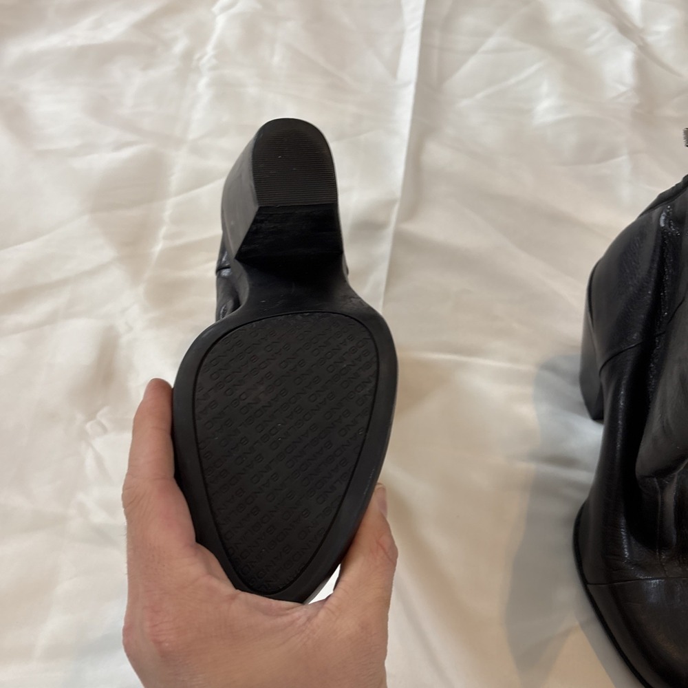 Bandolino Bdjoinedtome Black Booties Size 7M - Picture 6 of 12